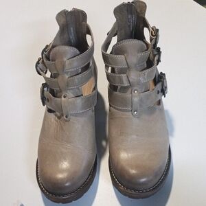 Stylish Tan Ankle Boots with Buckle Straps - Size 11.   1" Heel